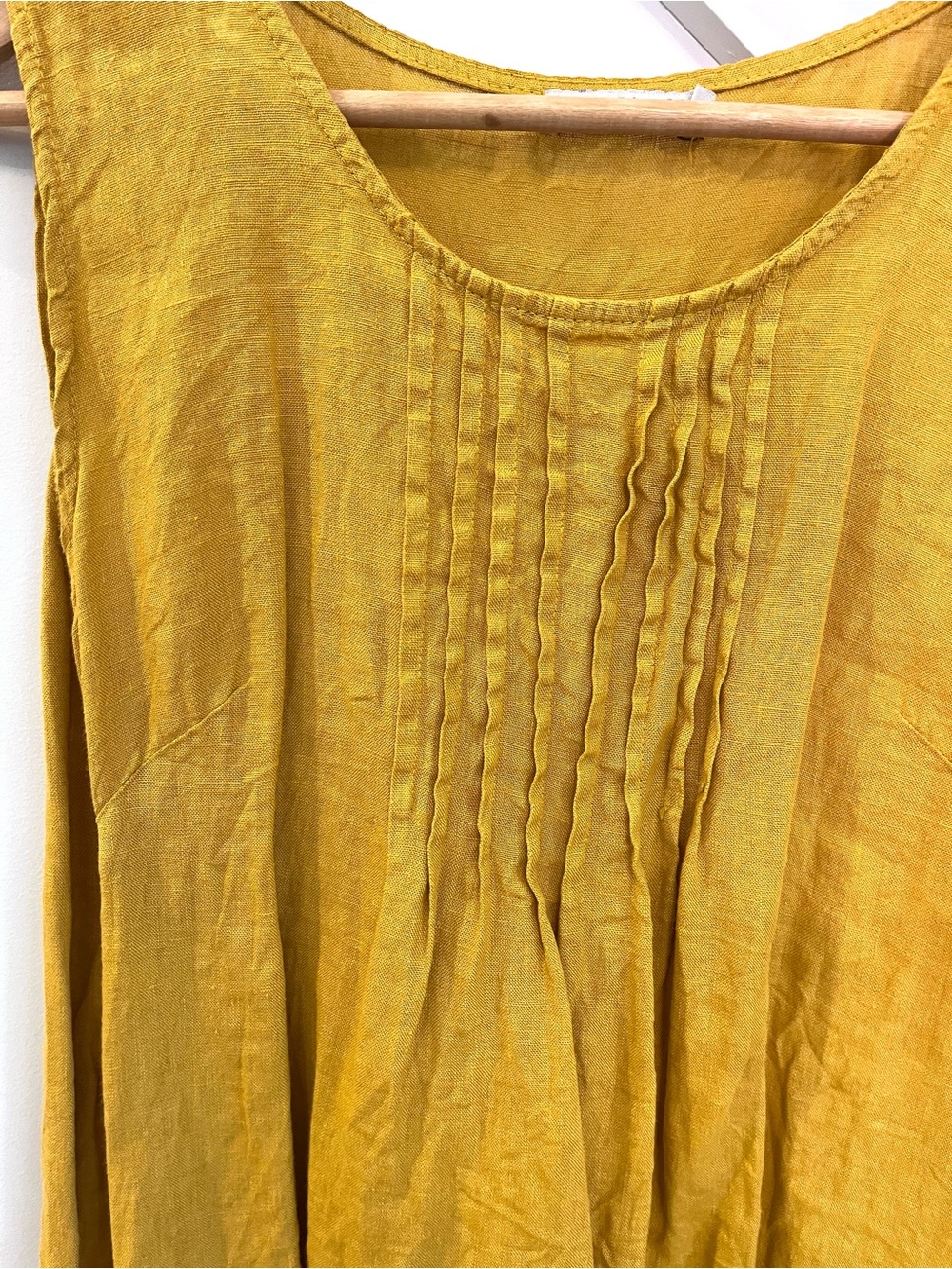 Linen Top - Picture 2 of 3